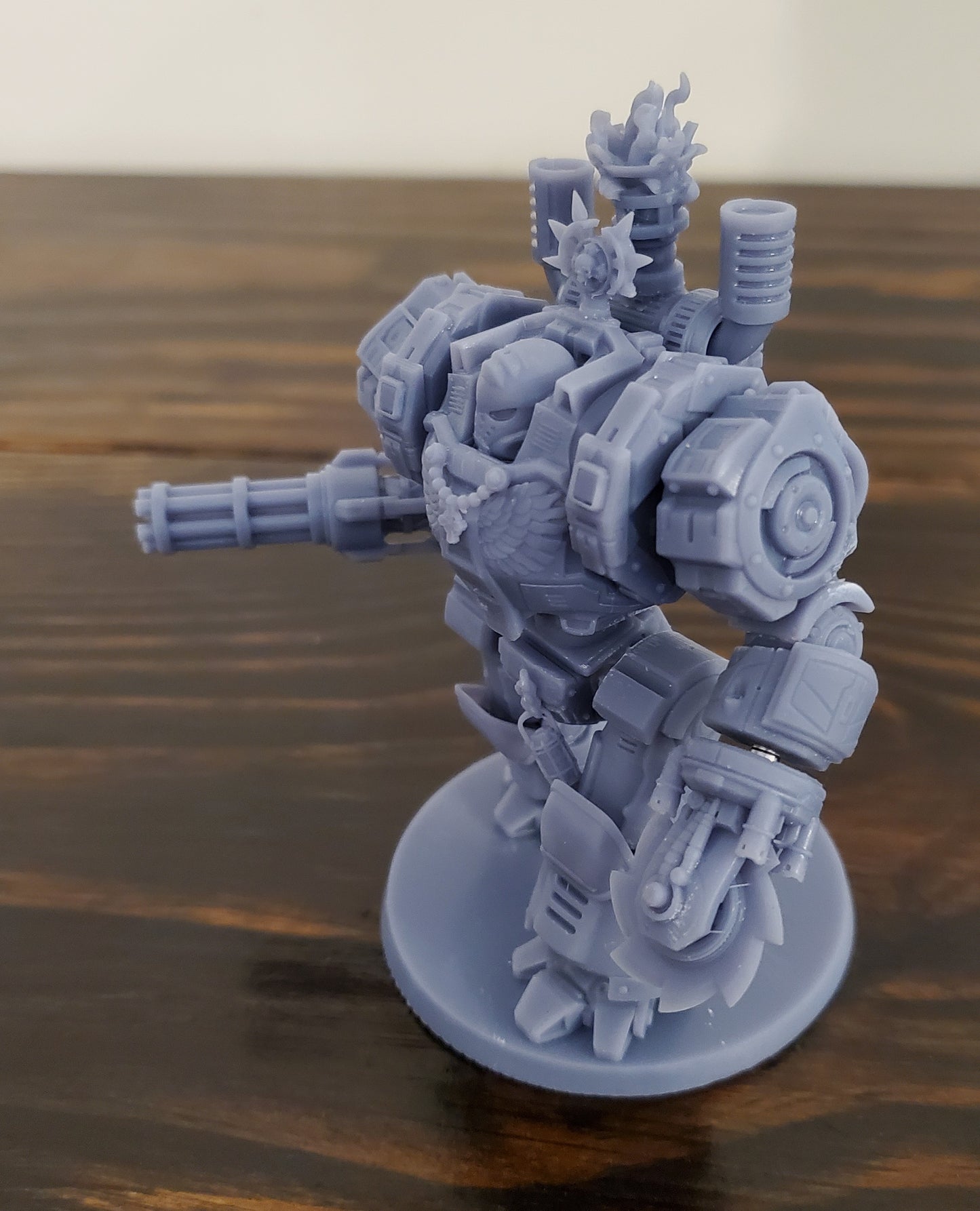 Decor on the model is from the Templar Vehicle Ornaments kit and NOT included with the Velox Dread
