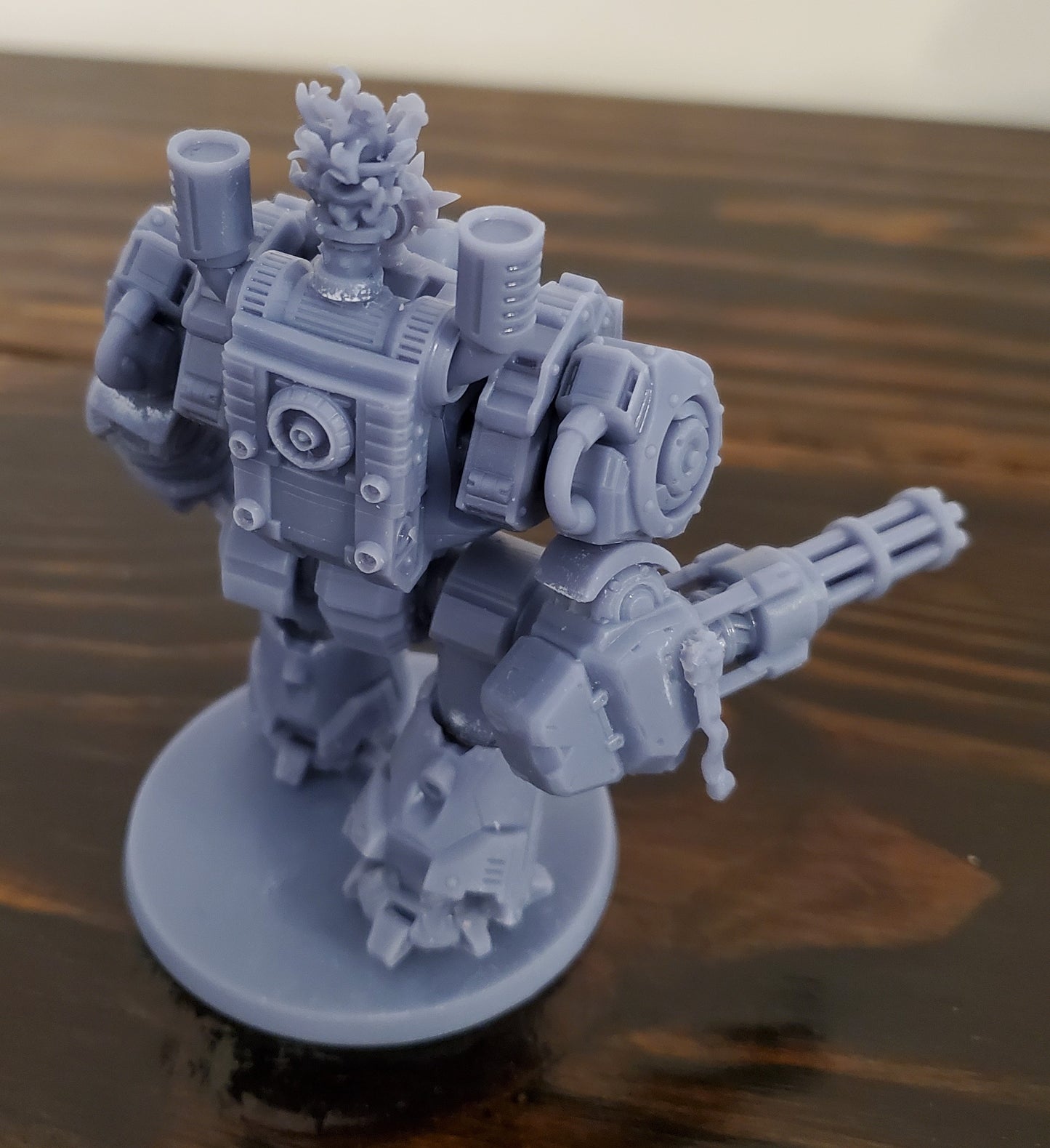 Decor on the model is from the Templar Vehicle Ornaments kit and NOT included with the Velox Dread
