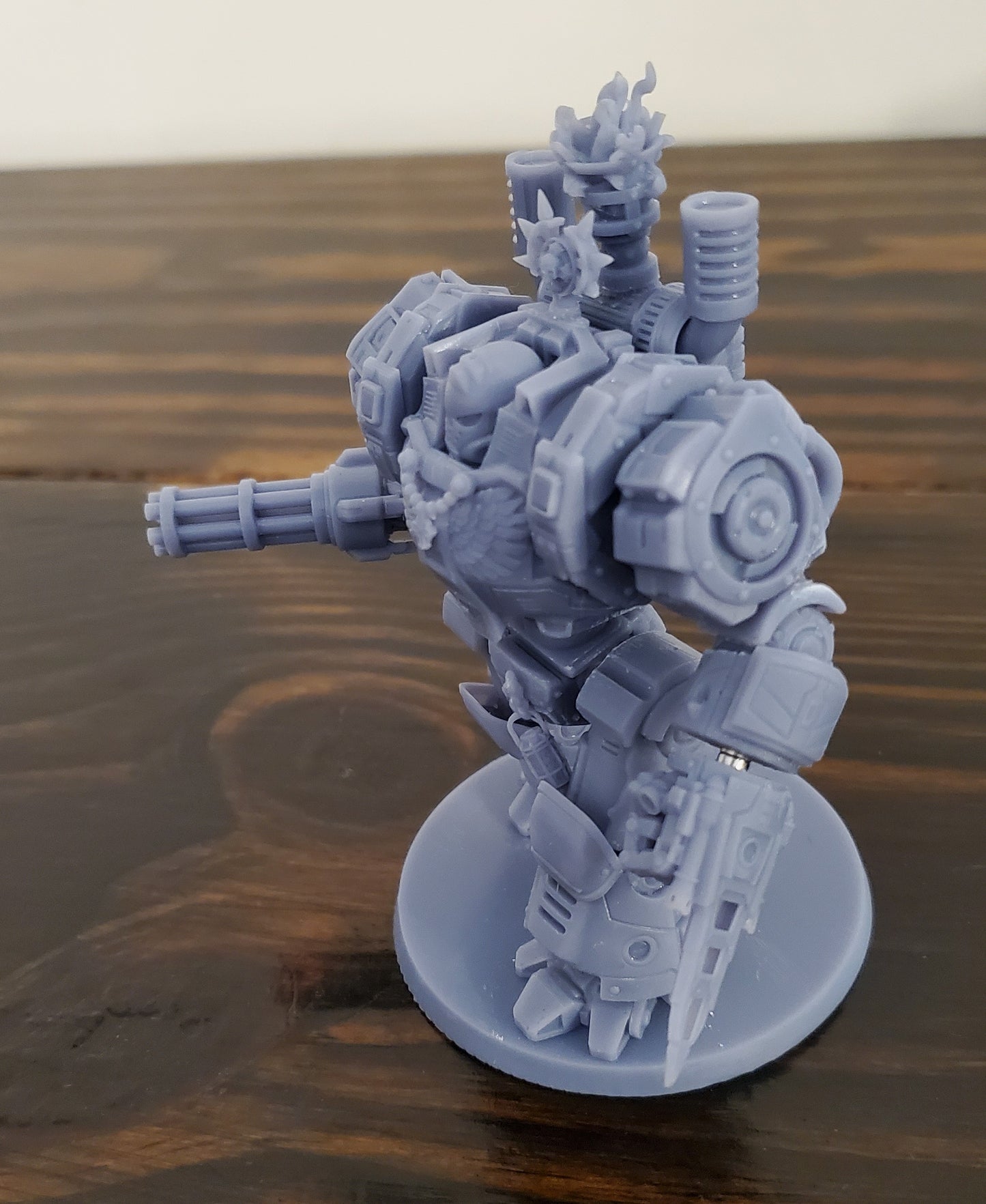 Decor on the model is from the Templar Vehicle Ornaments kit and NOT included with the Velox Dread