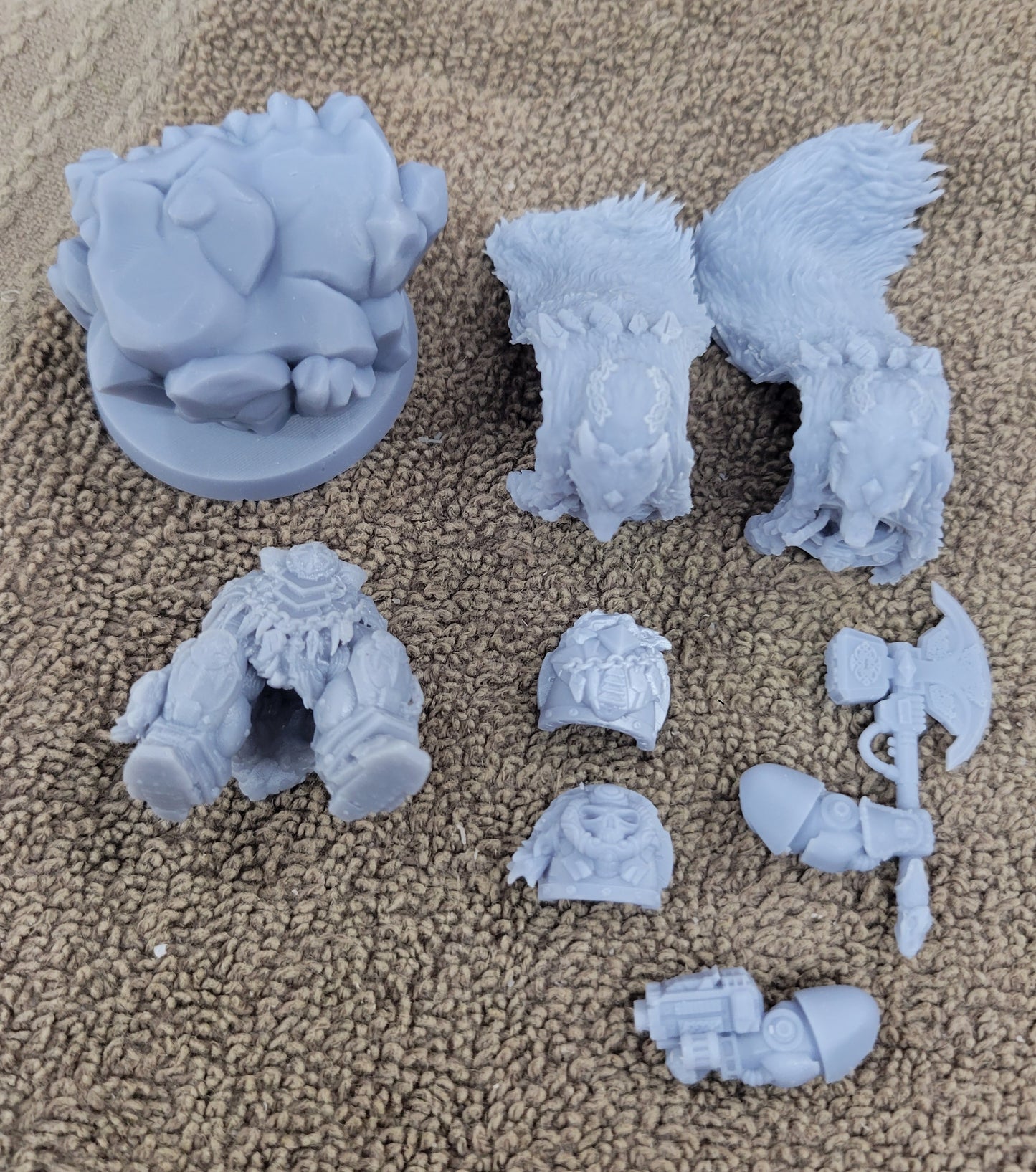 Single Model with 40mm Base/Rock