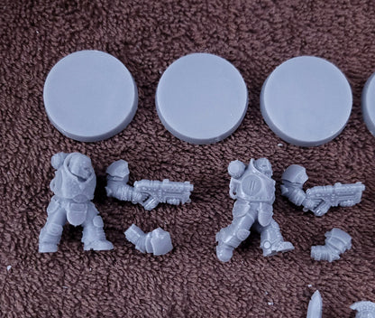 Steelwarden- Dwarves (5-Unit Kit or Single Model) by Adeptus Miniatures