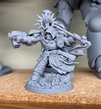 Silver Wardens Grand Magnus Carmine by DMG Minis