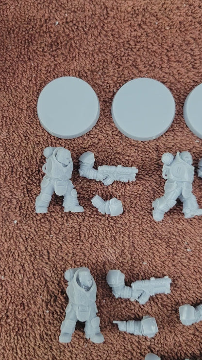 Steelwarden- Dwarves (5-Unit Kit or Single Model) by Adeptus Miniatures