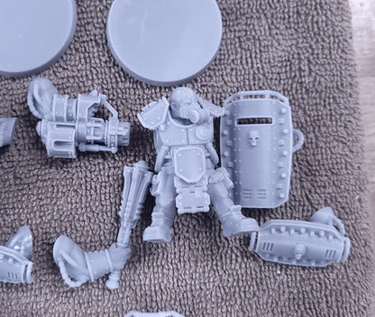 Abhuman Giants in Heavy Armor (5-Unit Kit or Single Model) by RedMakers